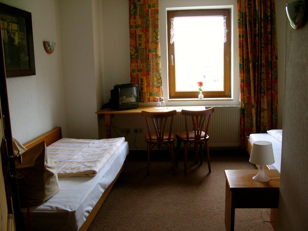 Landhotel Goldener Becher Limabach - Oberfrohna Pokój zdjęcie